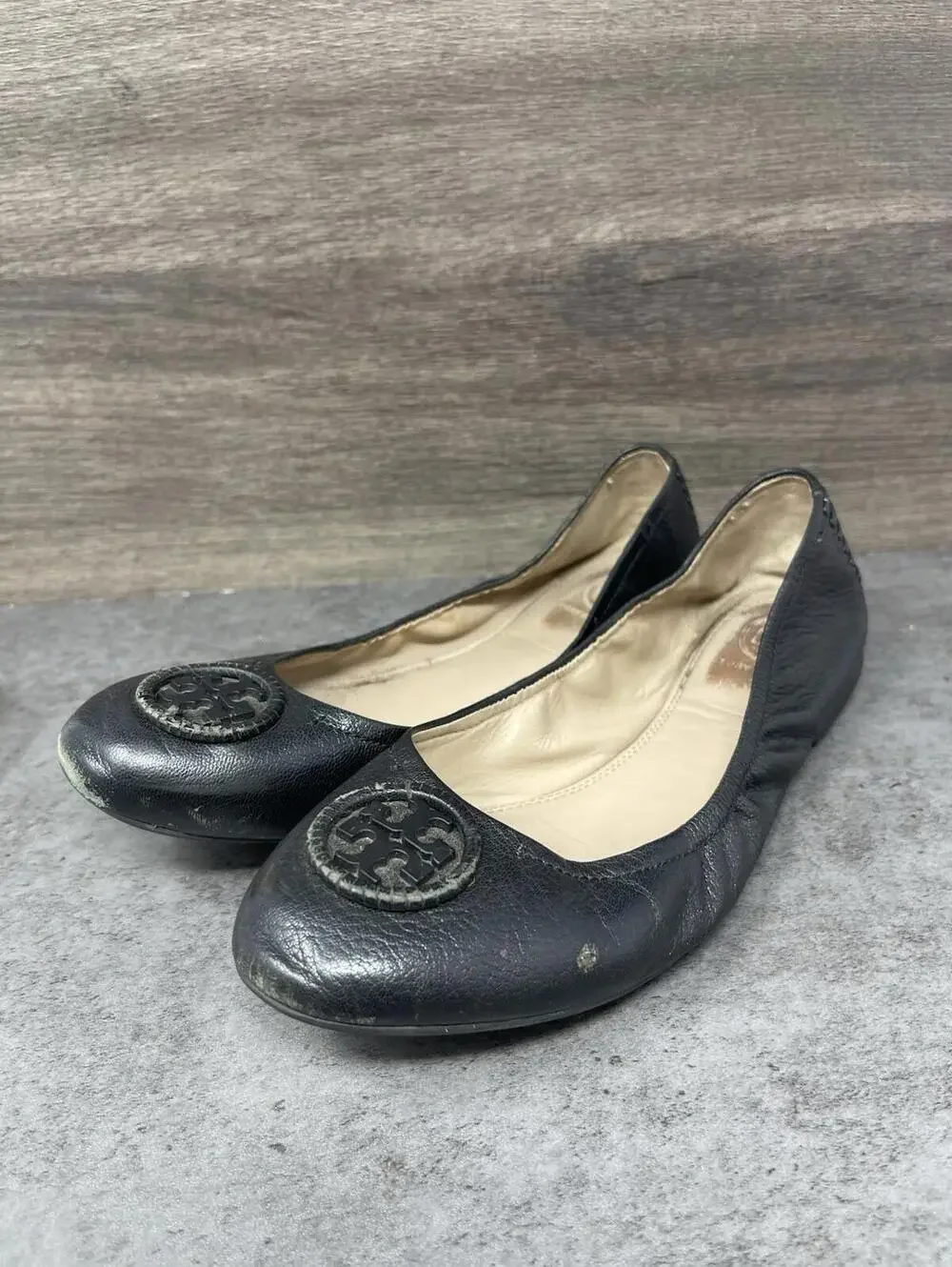 Tory Burch Black Leather Flats Womens Size 8.5 Slip On Shoes